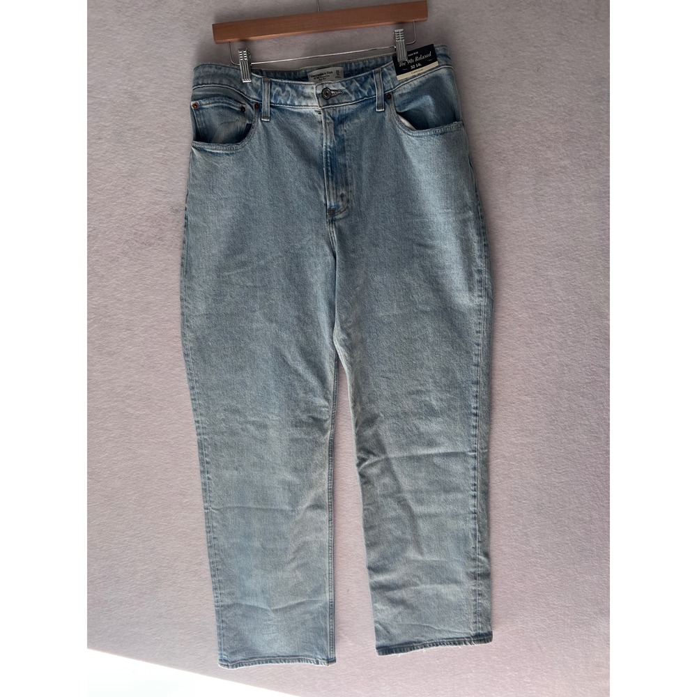 Abercrombie & Fitch Curve Love High Rise 90s Relaxed Jeans Light Wash 32 14L